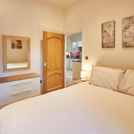Host & Stay - Folkton Cottages Scarborough Habitación foto